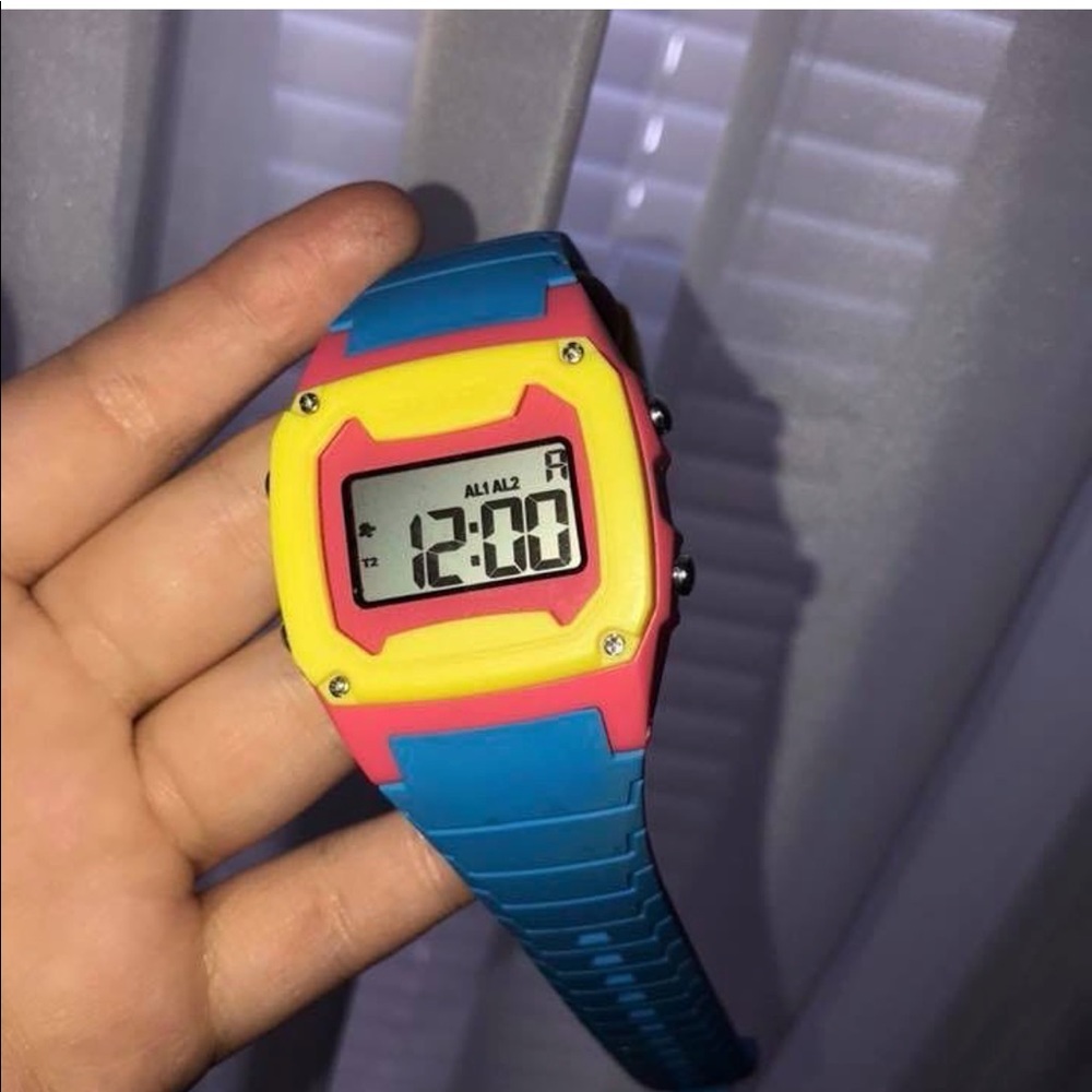 Shark classic cyan watch